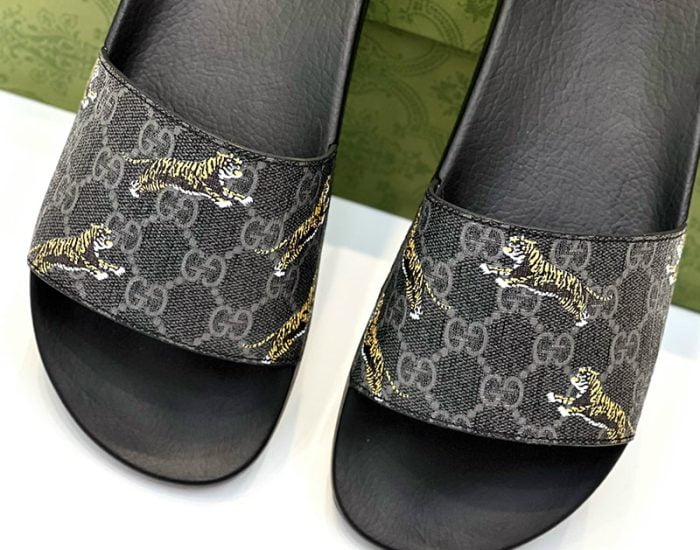 Dép Gucci Slide GG Supreme Tigers