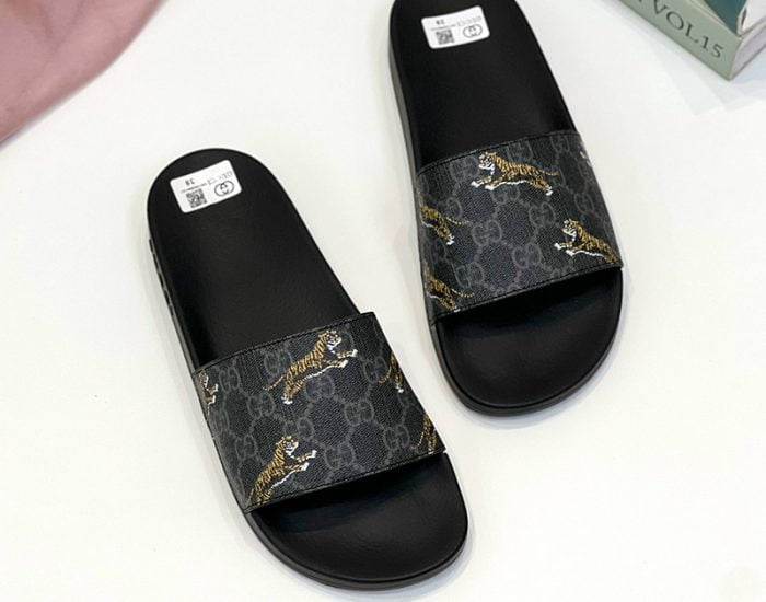 Dép Gucci Slide GG Supreme Tigers