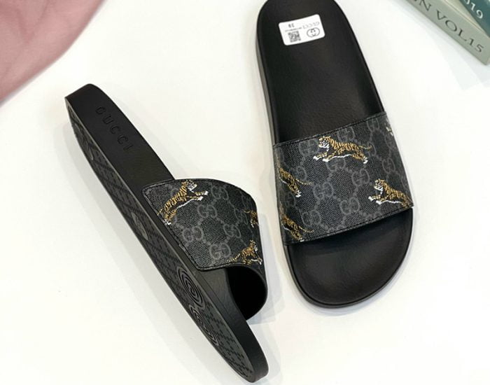 Dép Gucci Slide GG Supreme Tigers