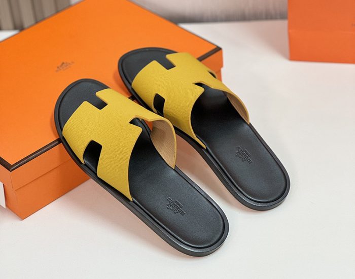 Dép nam Hermes đế gỗ lót đen quai taiga màu vàng Like Auth