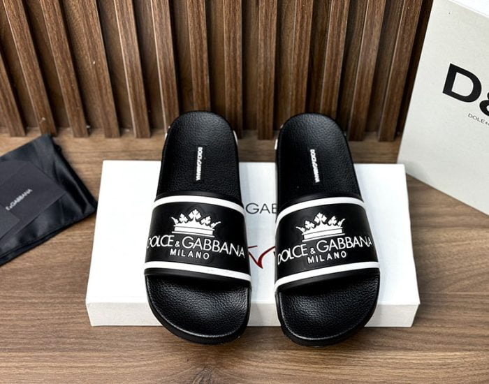 Dép nam Dolce Gabbana họa tiết vương miệng