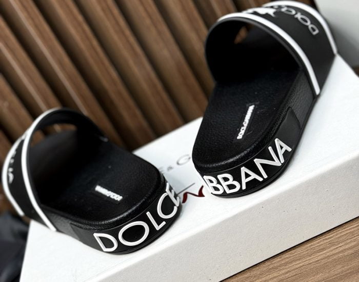 Dép nam Dolce Gabbana họa tiết vương miệng