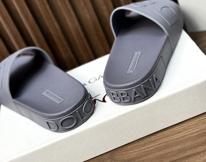 Dép nam Dolce Gabbana màu xám logo chữ