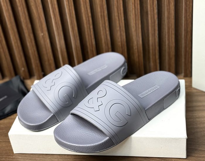 Dép nam Dolce Gabbana màu xám logo chữ