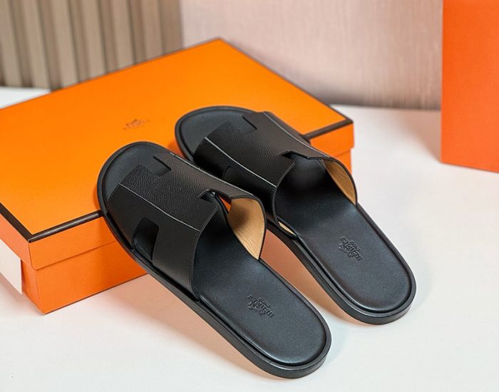 Dép nam Hermes quai đen phối da taiga Like Auth