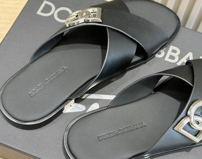 Dép quai chéo Dolce Gabbana siêu cấp họa tiết logo DG bạc