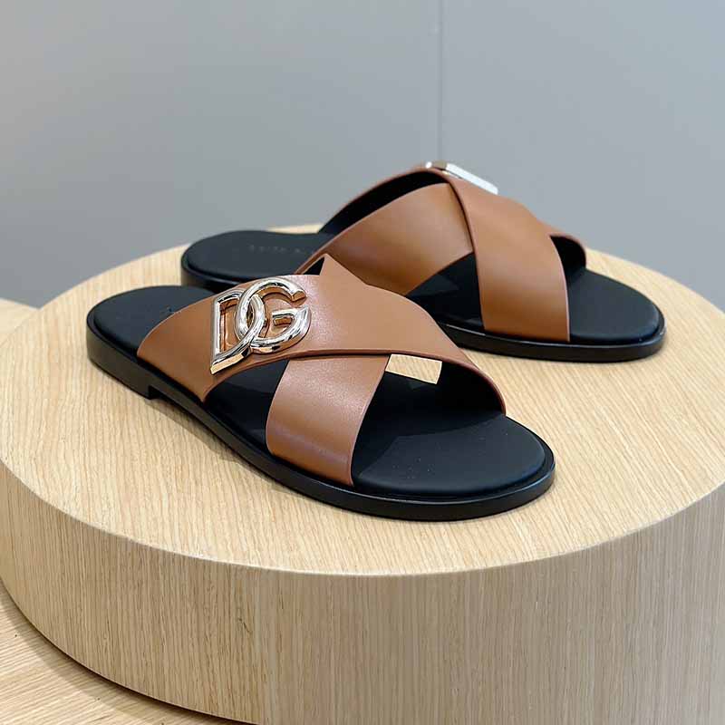 Dép quai chéo Dolce Gabbana màu nâu logo chữ Like Auth