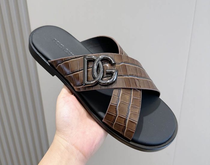 Dép quai chéo Dolce Gabbana vân cá sấu màu nâu Like Auth