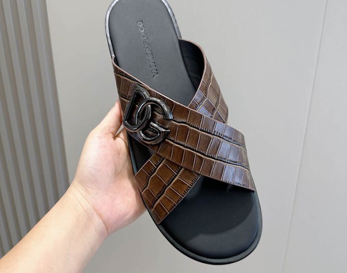 Dép quai chéo Dolce Gabbana vân cá sấu màu nâu Like Auth