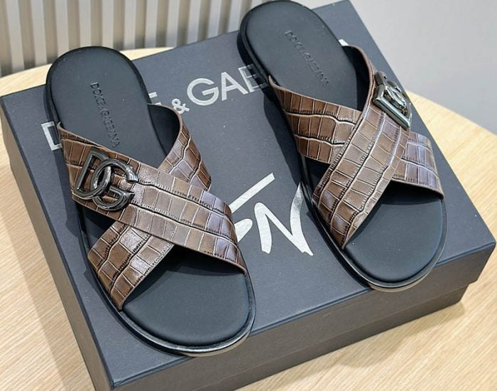 Dép quai chéo Dolce Gabbana vân cá sấu màu nâu Like Auth