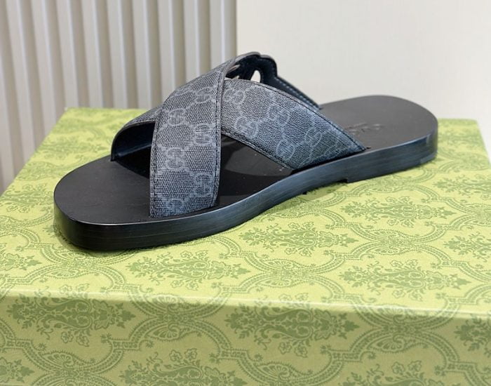 Dép quai ngang Gucci Interlocking Double G Sandals