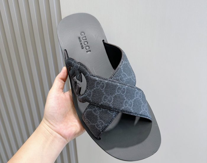 Dép quai ngang Gucci Interlocking Double G Sandals