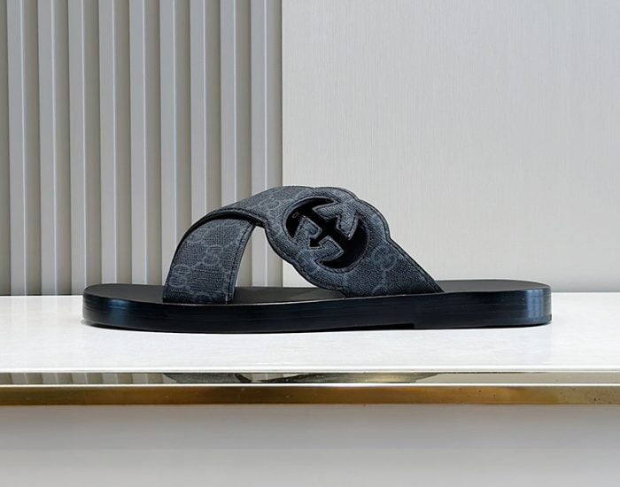 Dép quai ngang Gucci Interlocking Double G Sandals