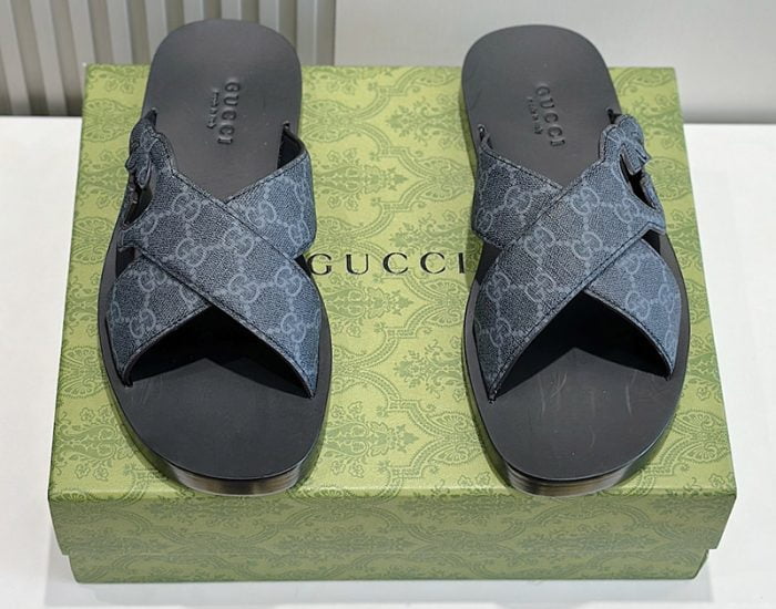 Dép quai ngang Gucci Interlocking Double G Sandals