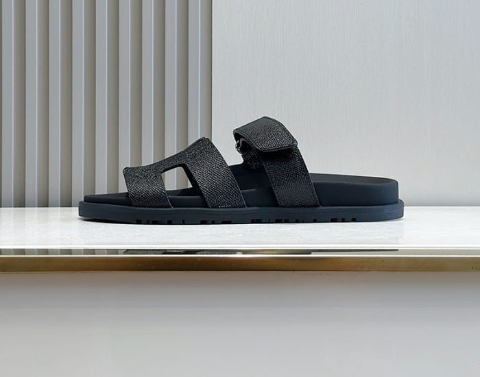 Dép quai hậu Hermes da taiga màu đen Like Auth