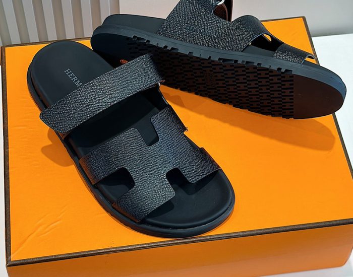 Dép quai hậu Hermes da taiga màu đen Like Auth