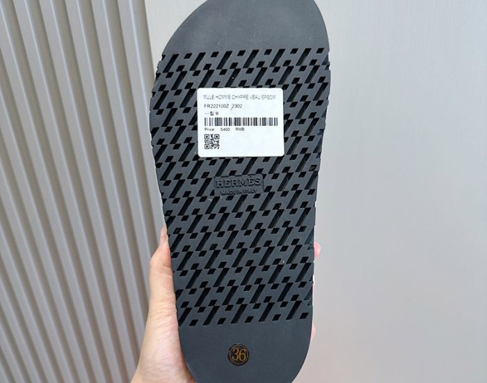 Dép quai hậu Hermes màu trắng da taiga Like Auth