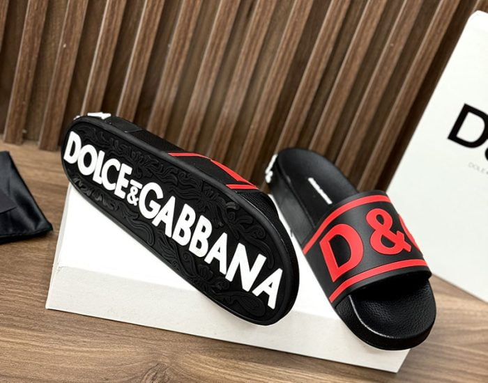 Dép Dolce Gabbana quai ngang họa tiết chữ đỏ