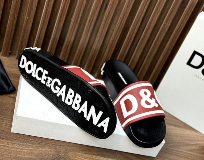Dép quai ngang Dolce Gabbana quai đỏ chữ trắng