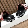 Dép quai ngang Dolce Gabbana quai đỏ chữ trắng