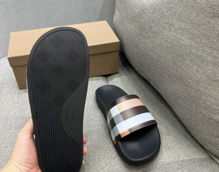 Dép nam Burberry Logo Furley Rubber Brown Like Auth