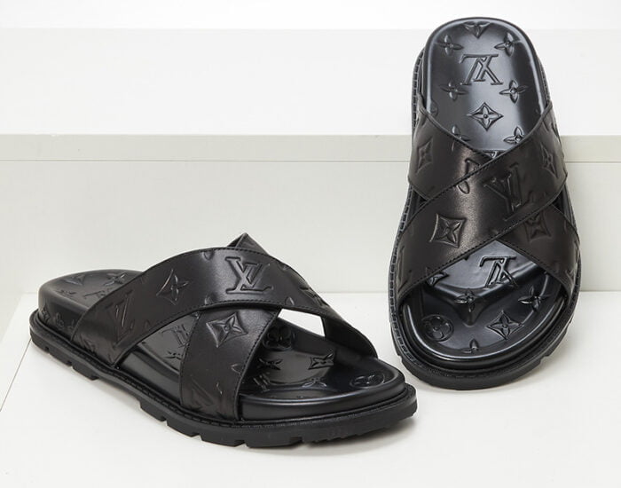 Dép quai chéo Louis Vuitton họa tiết hoa Monogram màu đen