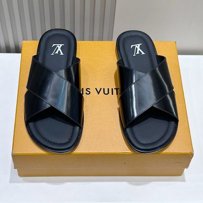 Dép quai chéo Louis Vuitton da bóng màu đen Like Auth