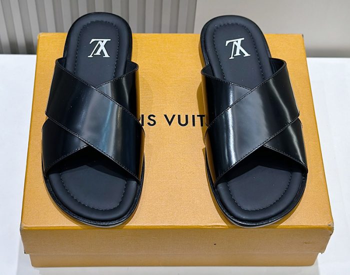Dép quai chéo Louis Vuitton da bóng màu đen Like Auth