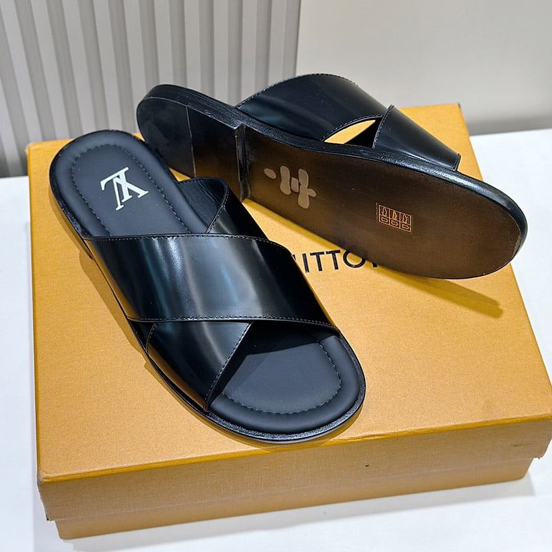 Dép quai chéo Louis Vuitton da bóng màu đen Like Auth