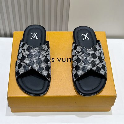 Dép quai chéo LV họa tiết caro màu xám đen Like Auth