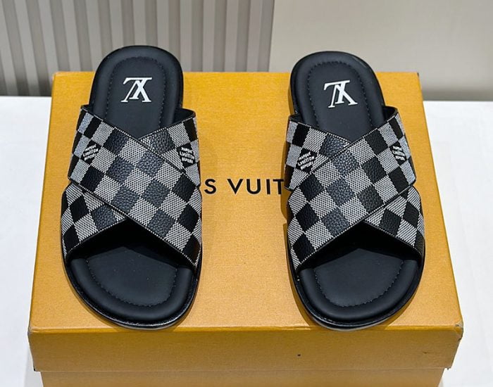 Dép quai chéo LV họa tiết caro màu xám đen Like Auth