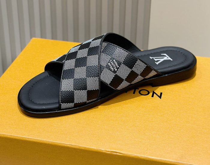 Dép quai chéo LV họa tiết caro màu xám đen Like Auth