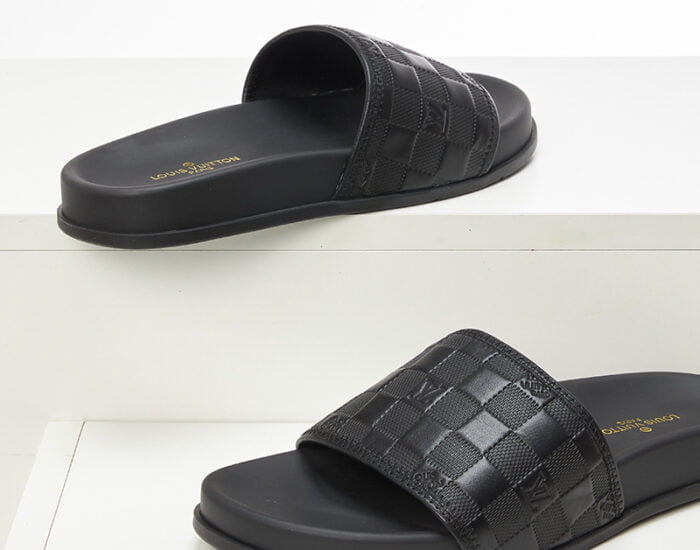Dép quai ngang Louis Vuitton caro dập chìm họa tiết bo viền