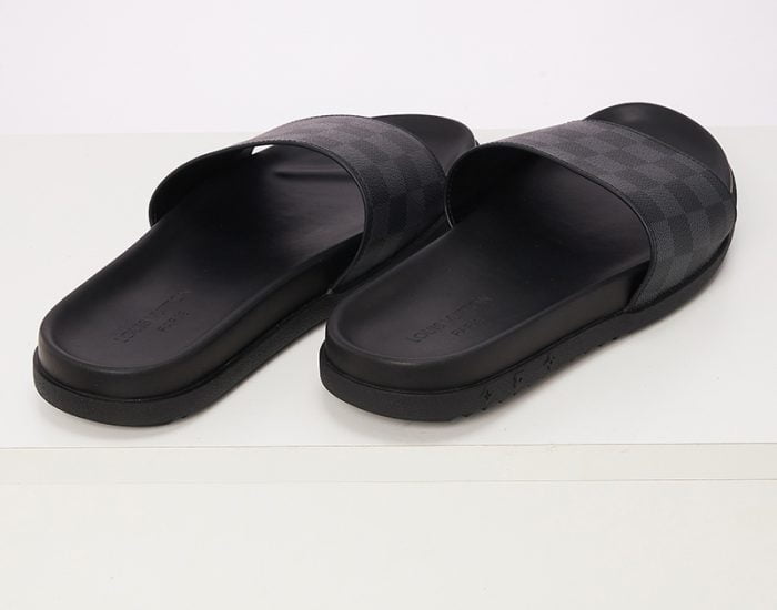 Dép quai ngang Louis Vuitton họa tiết caro đế đúc