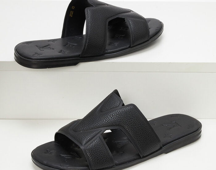 Dép quai ngang Louis Vuitton màu đen họa tiết hoa dập chìm