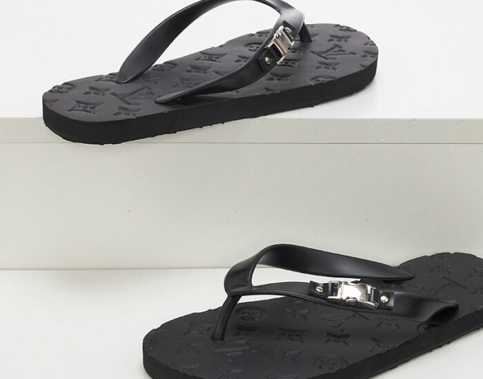 Dép tông Louis Vuitton họa tiết Monogram khóa cài