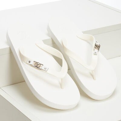 Dép tông Louis Vuitton màu trắng họa tiết tag logo