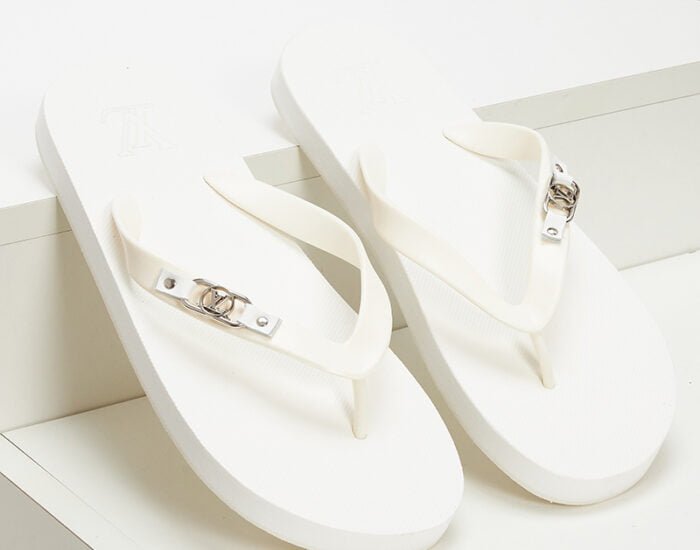 Dép tông Louis Vuitton màu trắng họa tiết tag logo