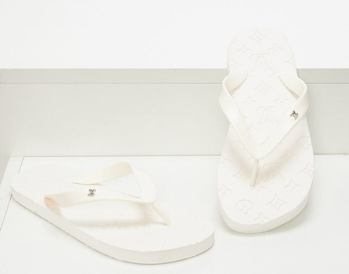 Dép tông Louis Vuitton màu trắng họa tiết logo nhỏ